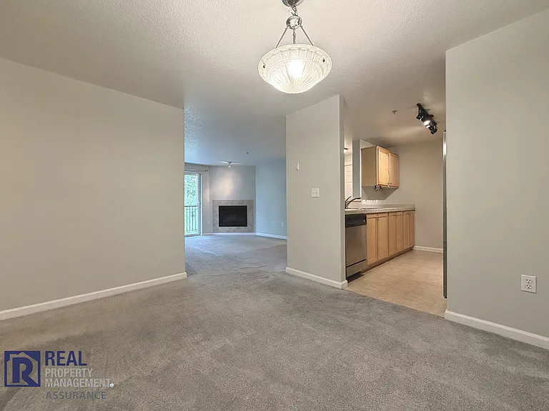 780 NW 185th Ave #305 — Photo 4