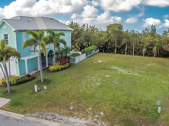 5th image of 8085 SE Asaro St