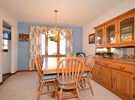 4th image of 210 Jacquelyn Dr