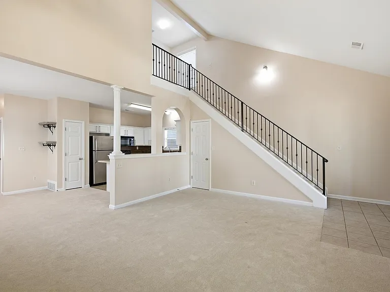 1277 Island Pl E — Photo 3