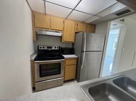 1854 Abbey Rd, West Palm Beach, FL
