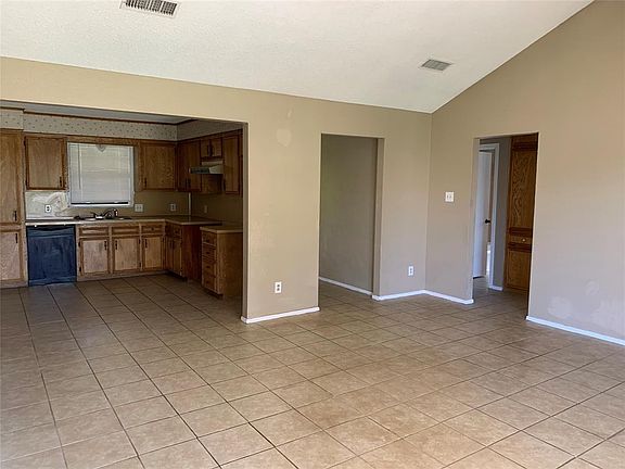 4th image of 7918 White Blvd