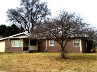 443 W 6th St, Grant, NE 69140