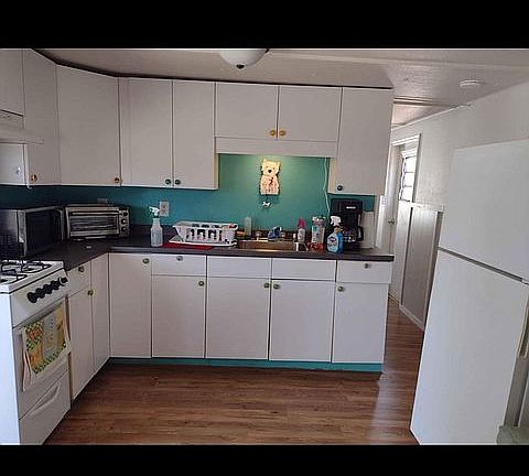 5th image of 2581 Oleander St #27