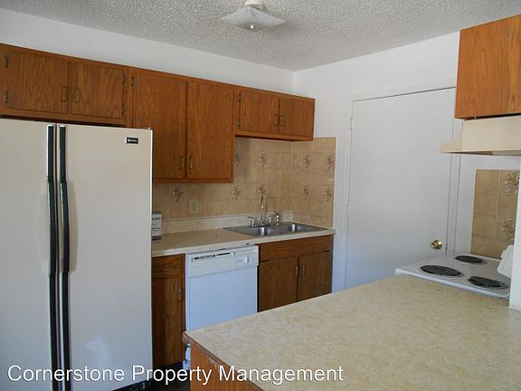 4th image of 1376 Parkside Dr