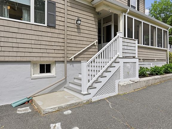 5th image of 86 Main St