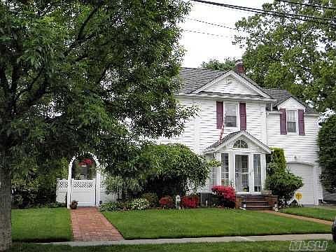 1st image of 11 Amherst Ct