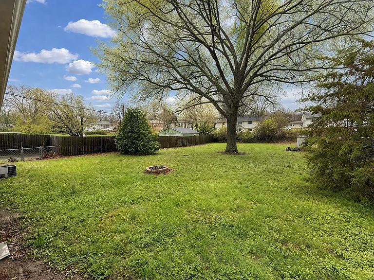 211 Bourn Ave — Photo 22