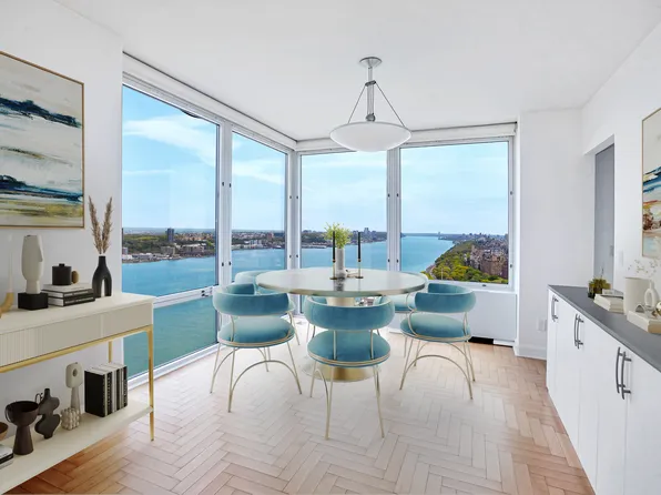 220 Riverside Boulevard 43A image 2 of 16