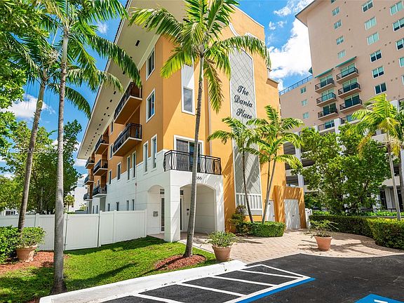 2nd image of 555 E Dania Beach Blvd #9