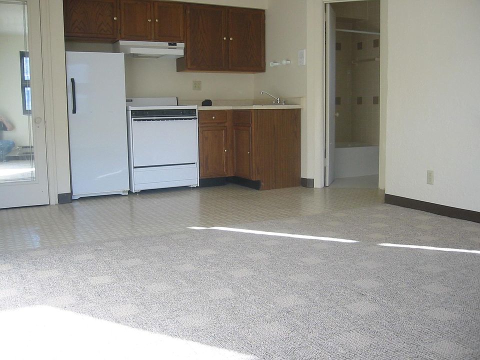 2nd image of 2900 Voelkel Ave APT 201