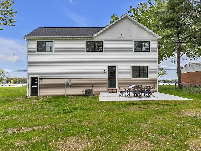 5264 Cooley Lake Rd — Photo 53