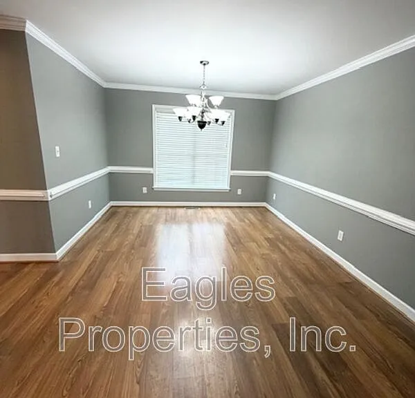 200 Myrna Dr — Photo 3
