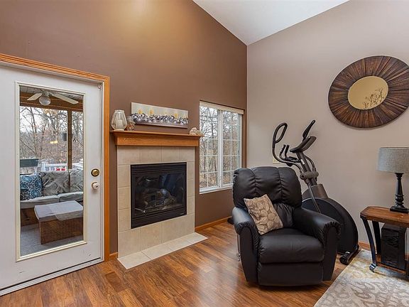 4th image of 3842 Creek Hill Dr #10