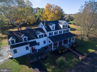 6 Old Barn Ct, Newtown, PA 18940