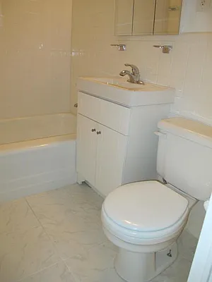 Rented by Metropolis Real Estate of Manhattan | media 19