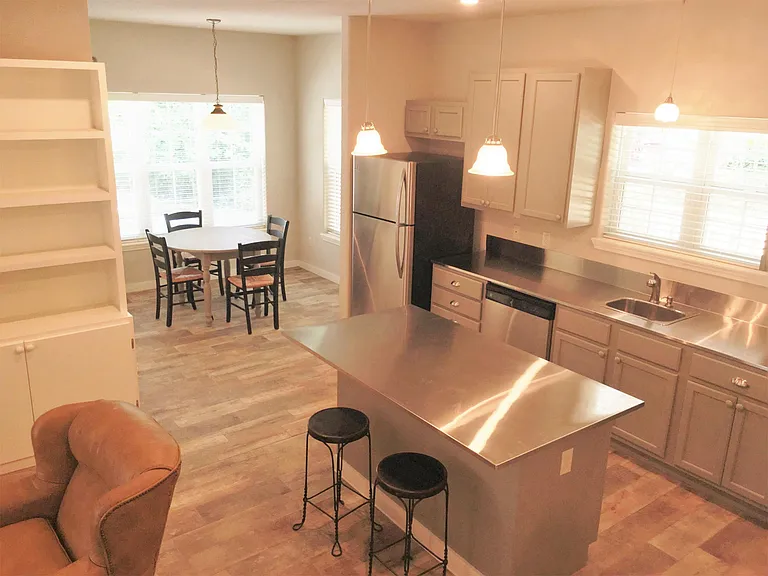1690 W Neptune St — Photo 4