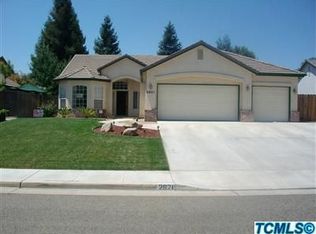 2821 S Parkwood St, Visalia, CA 93277