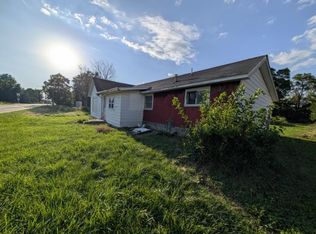 5206 Center St, Fairgrove, MI 48733