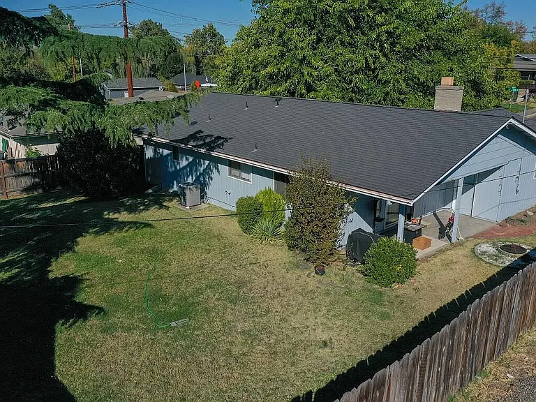 2522 Cedar Links Dr — Photo 3