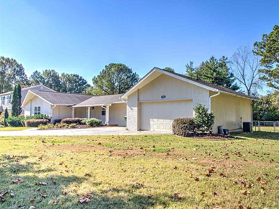 3rd image of 1904 Willow Park Cir SE