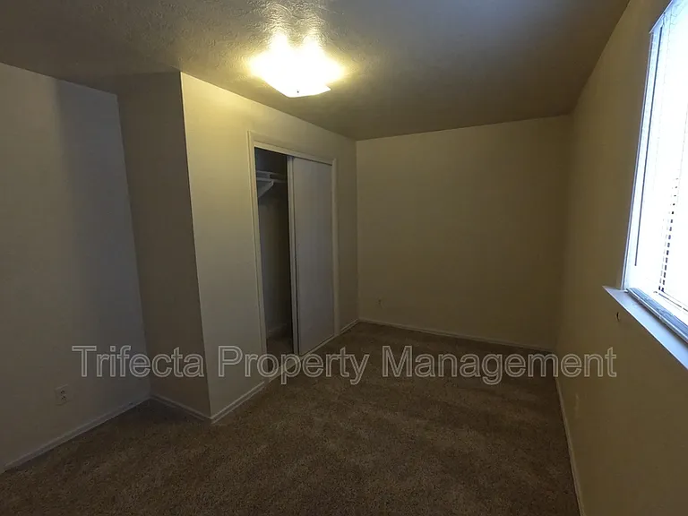 417 N Hollywood St #2 — Photo 11