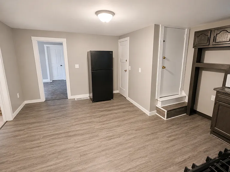 302 Caroline Ave — Photo 6