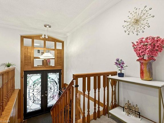 4th image of 20 Hartfield Dr