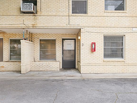 5th image of 517-523 S Travis St #3