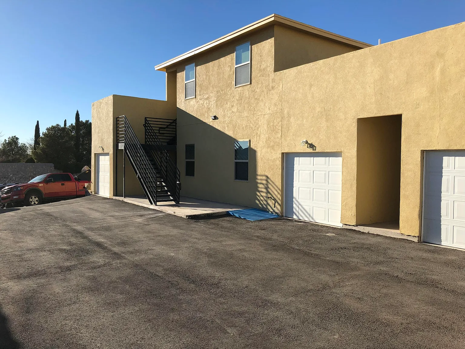 3 bed, 2.0 bath, 1100 sqft, $1,600 — Photo 2