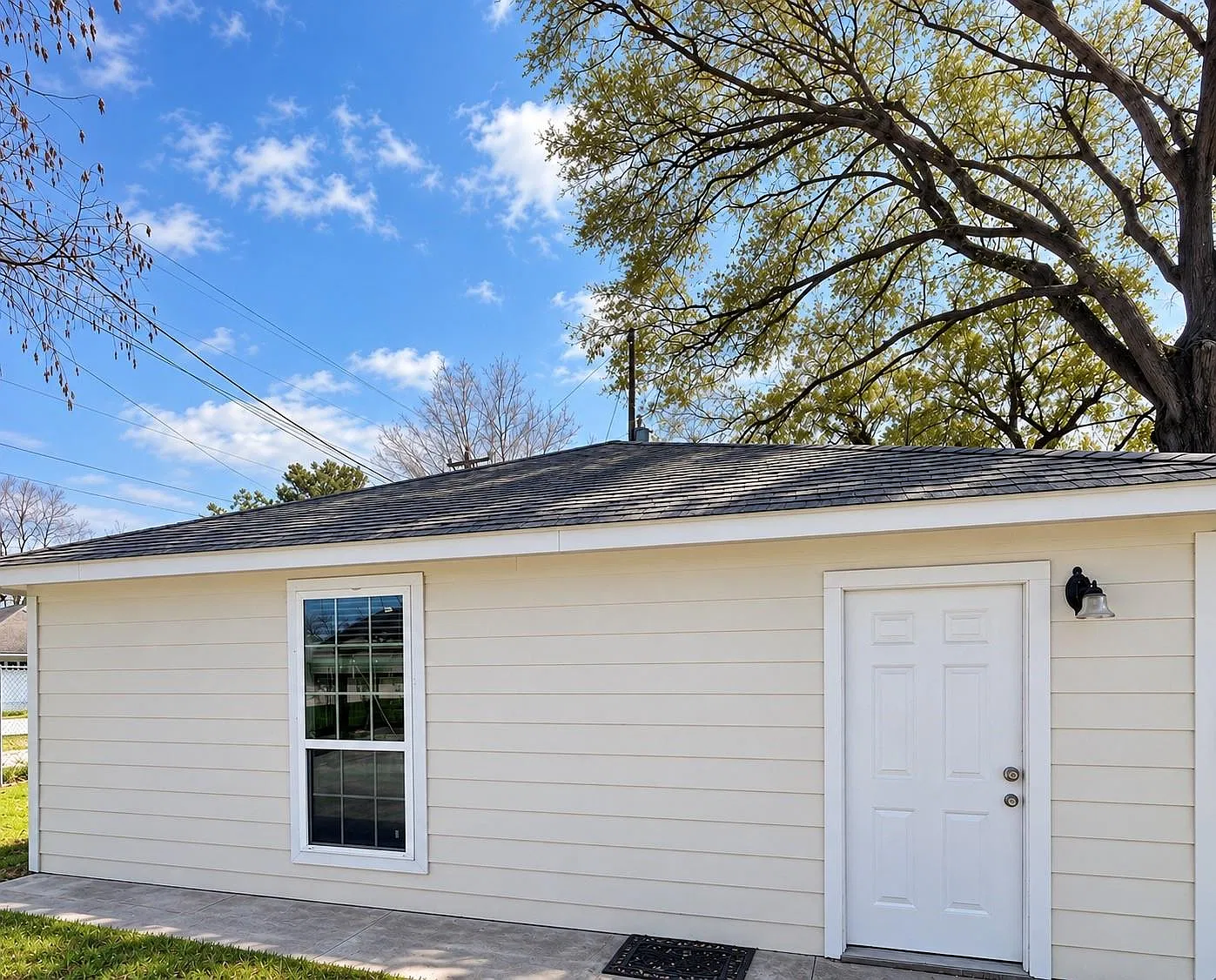 2 bed, 1.0 bath, 1231 sqft, $1,125 — Photo 1