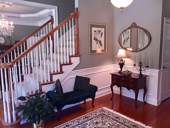 5th image of 208 Martell Ct