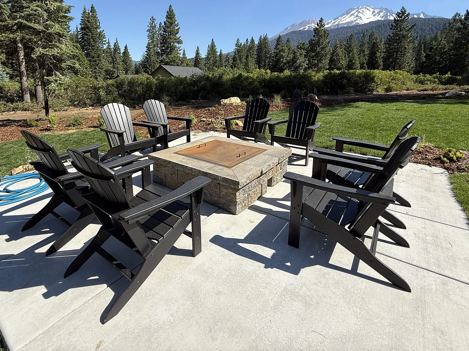 Contemporary Mountain Lodge - Long Term — Photo 2