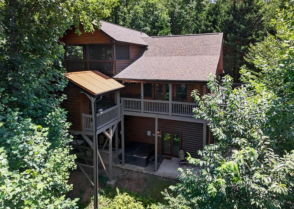 1st image of 573 Weaver Creek Way