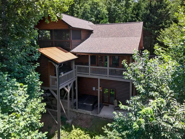 573 Weaver Creek Way, Blue Ridge, GA 30513