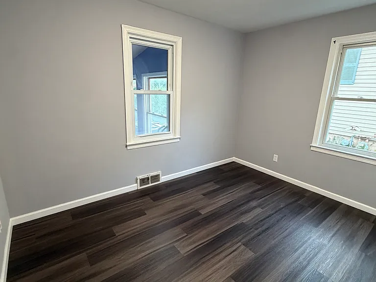 428 Boston St — Photo 5