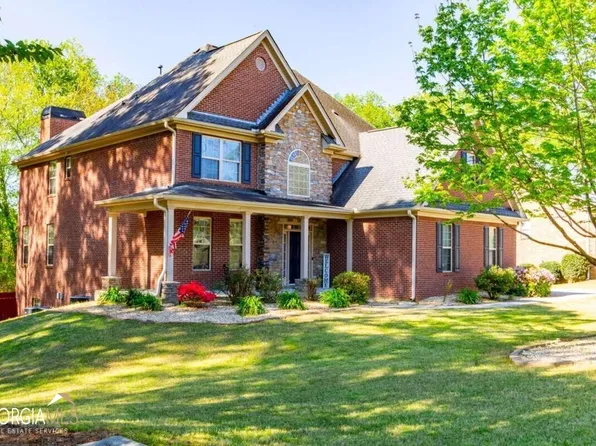930 Edgewater Dr, Loganville, GA 30052