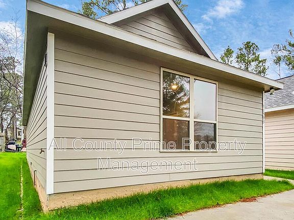 3rd image of 11593 Persimmon St