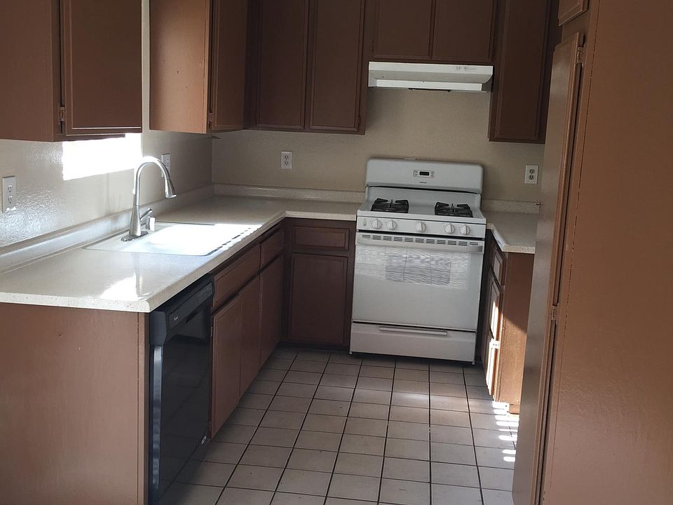 2nd image of 1022 S Howard St APT A