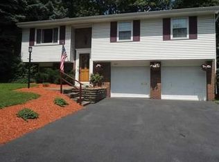 464 Fielding Dr, Pittsburgh, PA 15235