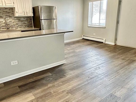 3rd image of 815 E Ellsworth Ave #11800506