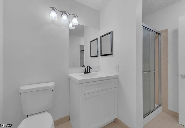 93 Caitlin Ct — Photo 15