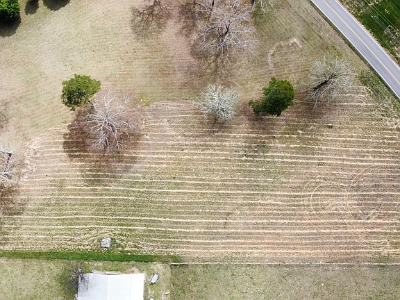 2nd image of 1353 Davis Ferry Rd