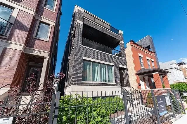 3045 N Clybourn Ave #3