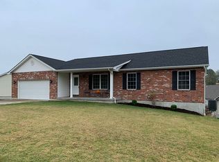 208 Kimberly Ct, Washington, MO 63090