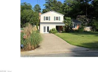 10 Hansom Dr, Poquoson, VA 23662