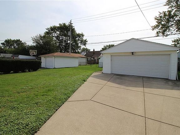 2nd image of 15916 Northwood Ave