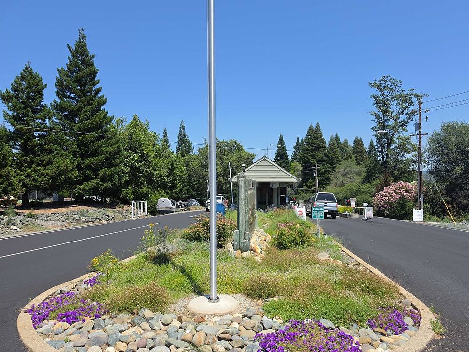 2nd image of 13993 Hemlock Dr