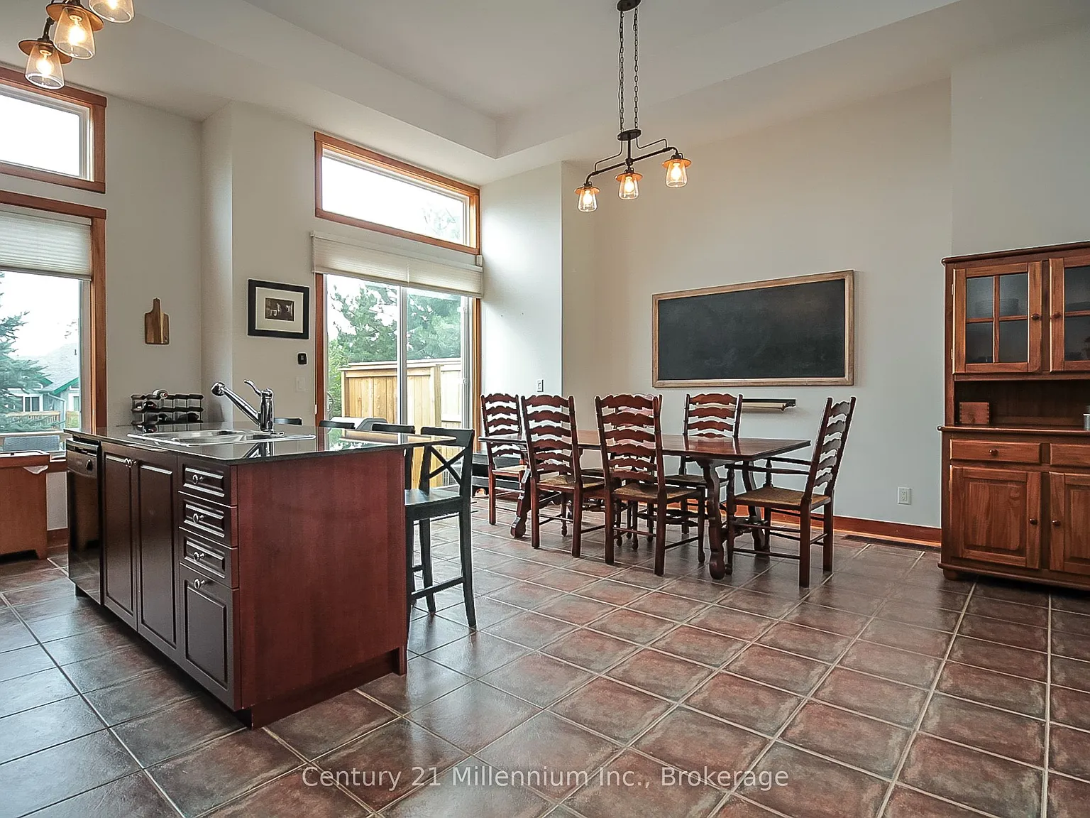 3 bed, $3,200 — Photo 2