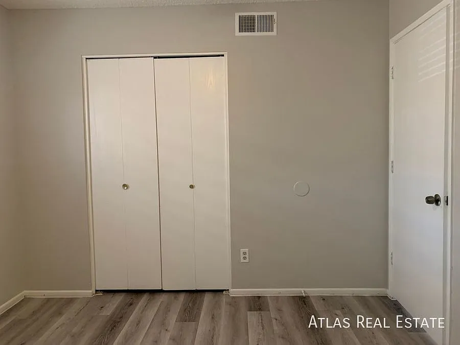 Beautiful 2 Bed 1 Bath Townhome in North Mesa — Photo 3